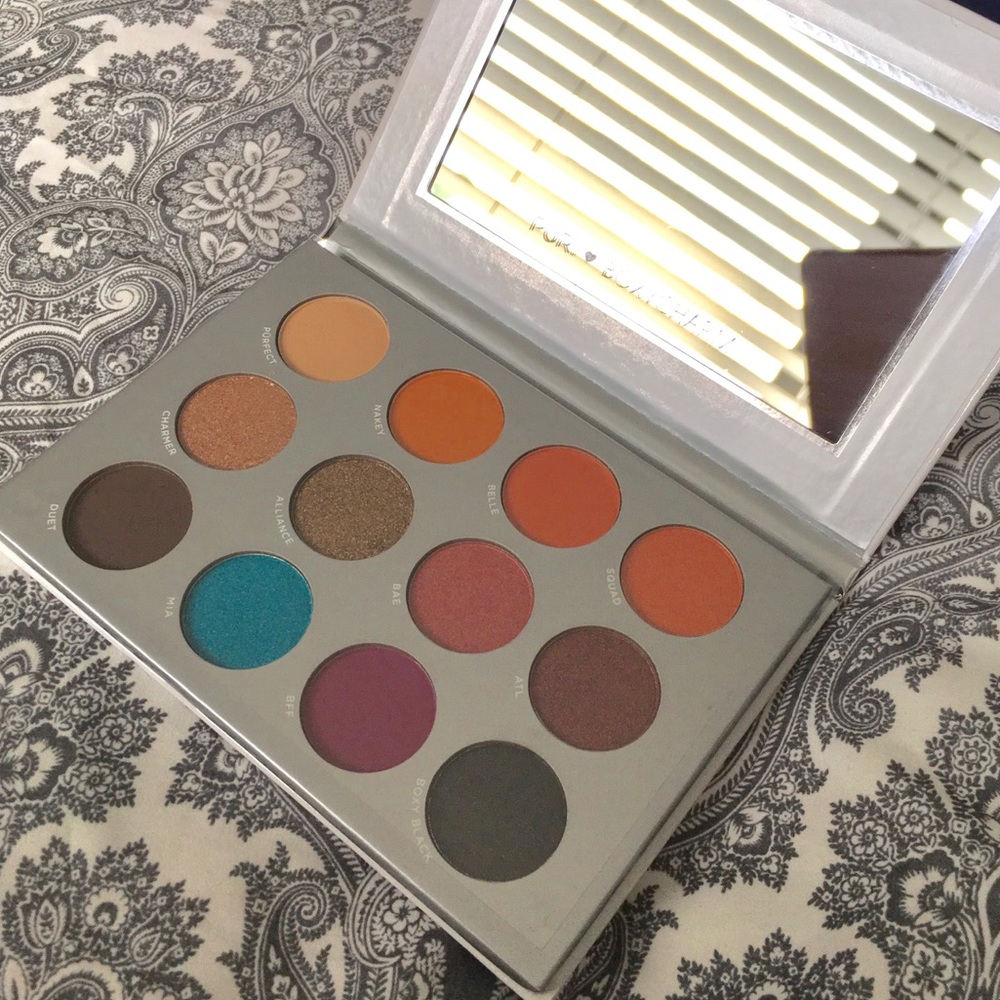 Brand New Pur Eyeshadow Palette with *FREE GIFT*